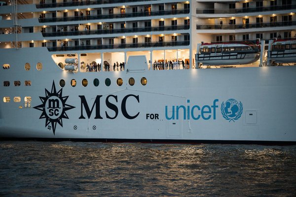 Guide Complet : Comment Évaluer avec Précision le Coût Total d'une Location de Yacht ?